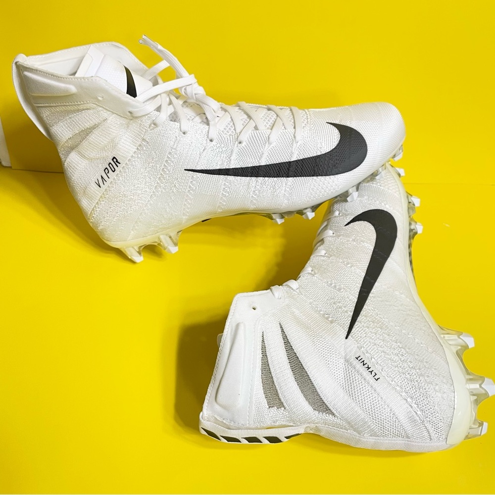 Nike Vapor Untouchable 3 Elite Flyknit Football Cleats Size 12.5 AO3006-100